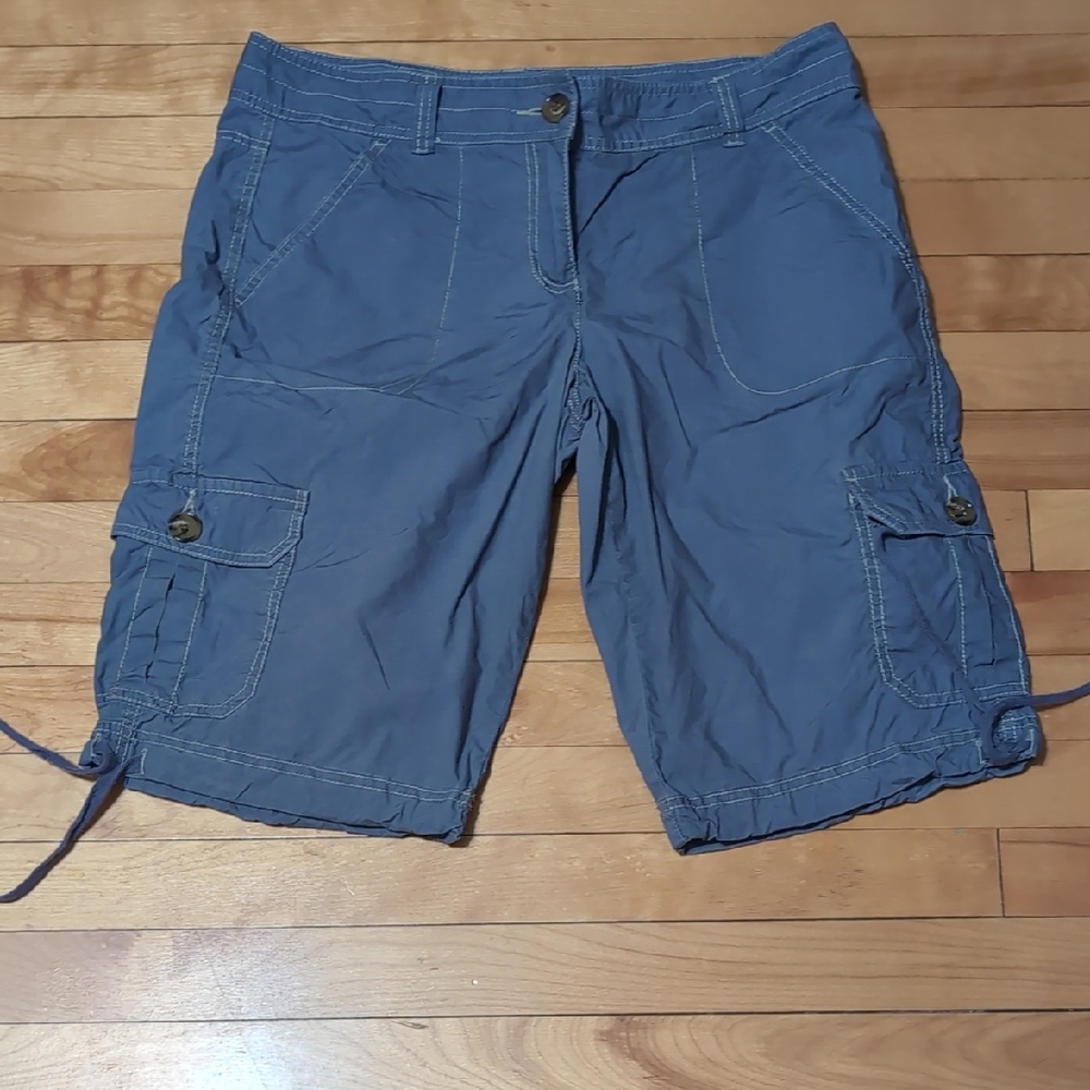 Tommy Hilfiger Women's Cargo Shorts in Gray
